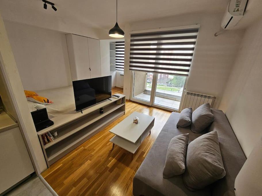 Milo Apartment Skopje Bagian luar foto