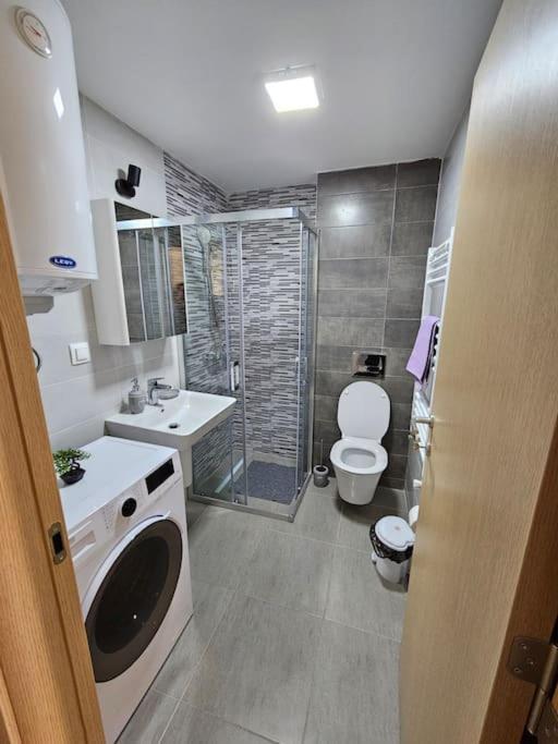 Milo Apartment Skopje Bagian luar foto