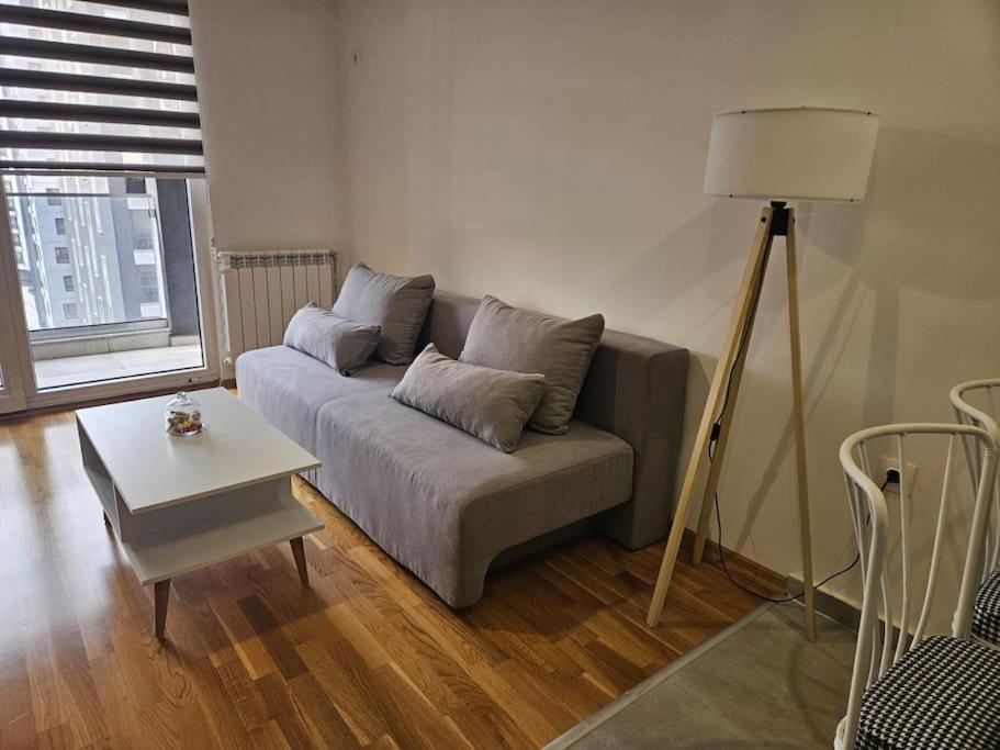 Milo Apartment Skopje Bagian luar foto