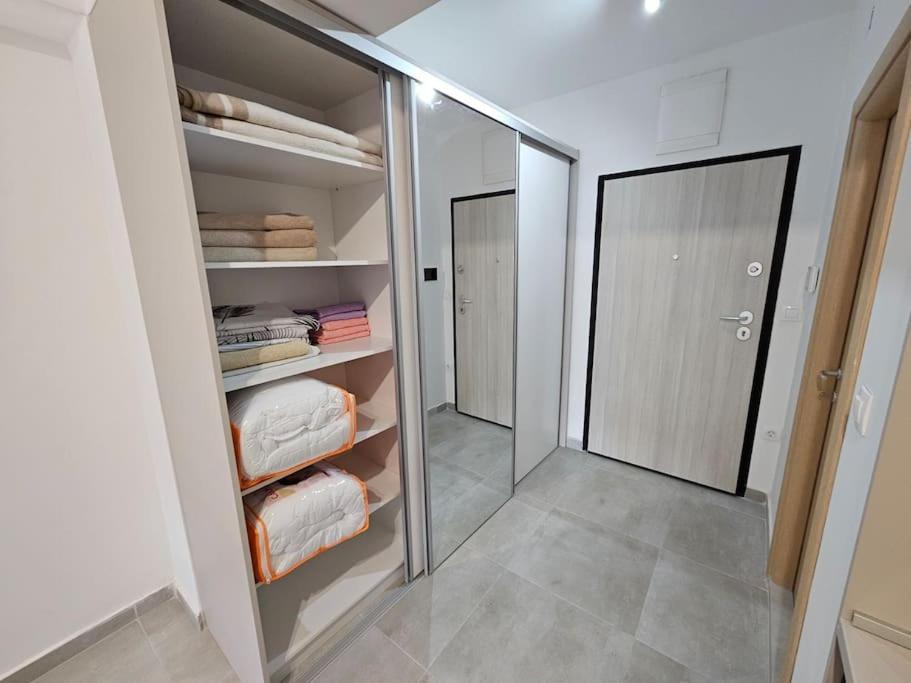 Milo Apartment Skopje Bagian luar foto