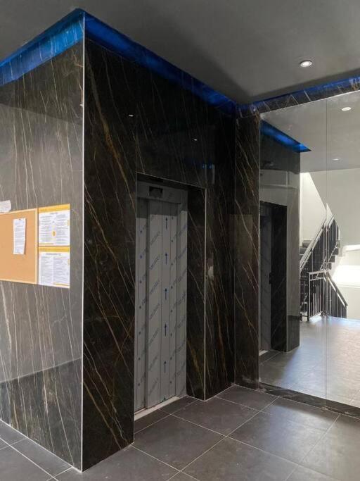 Milo Apartment Skopje Bagian luar foto