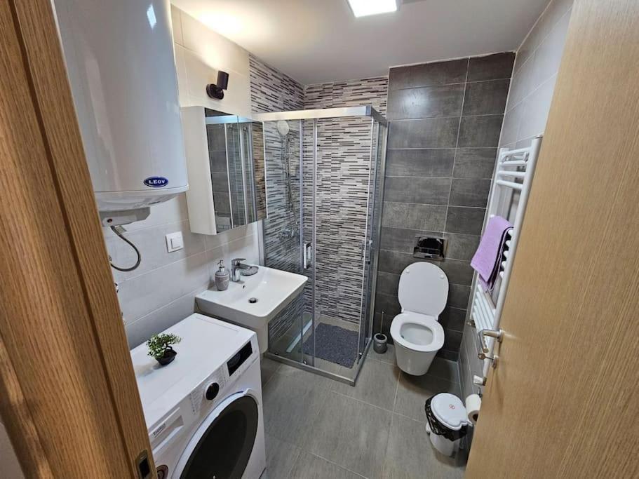 Milo Apartment Skopje Bagian luar foto